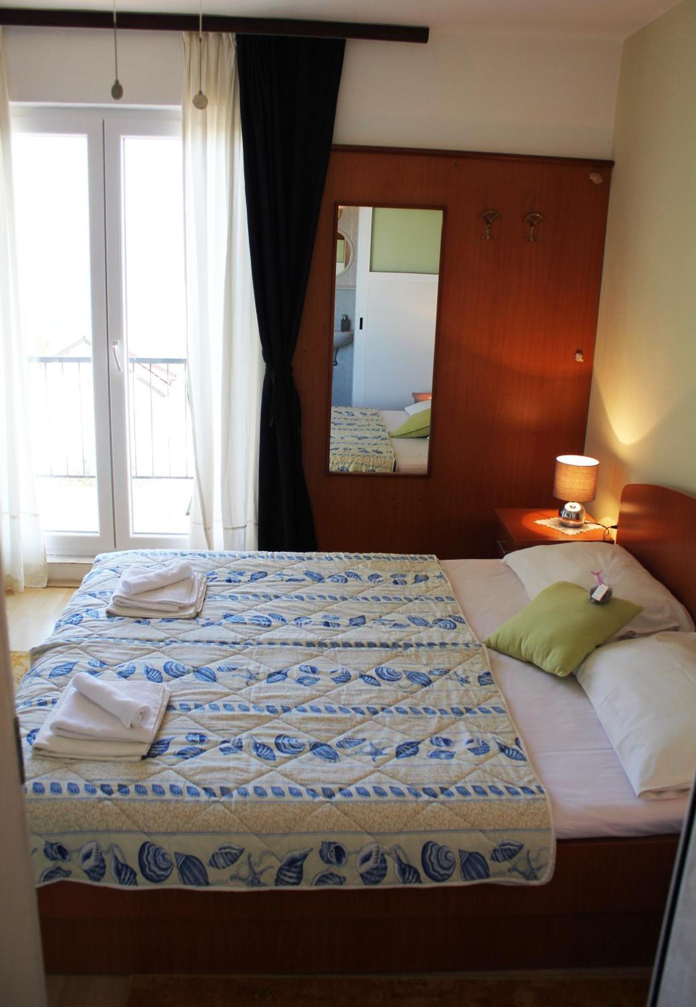 Guesthouse Podaca Esterno foto